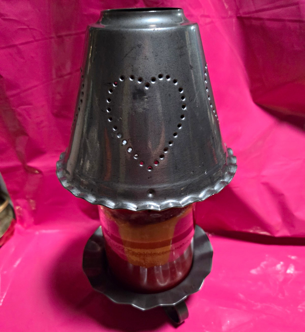 Vintage Metal Silver Heart Cutout Candle Holder (candle not included)